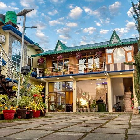 The Walnut Creek Hotell Bhīm Tāl Exteriör bild