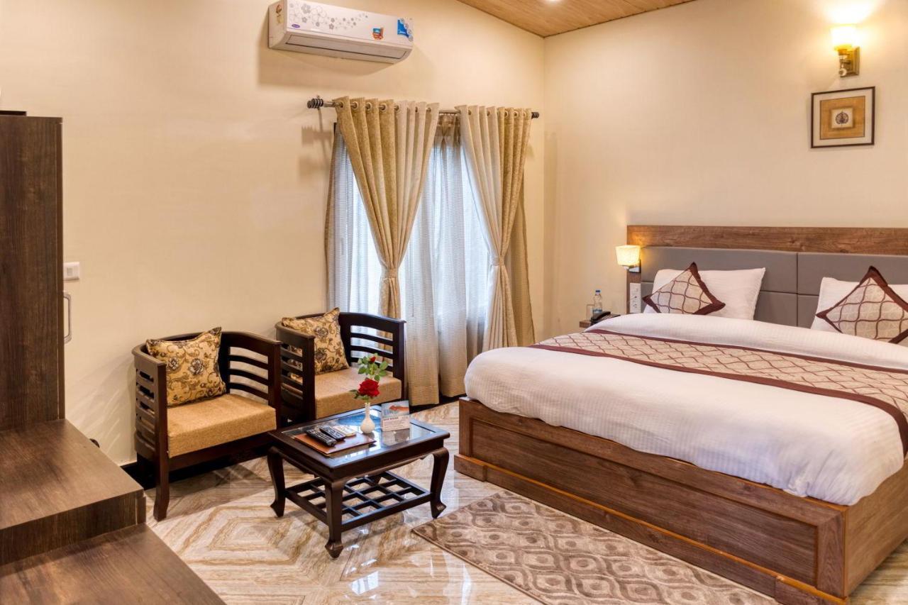 The Walnut Creek Hotell Bhīm Tāl Exteriör bild