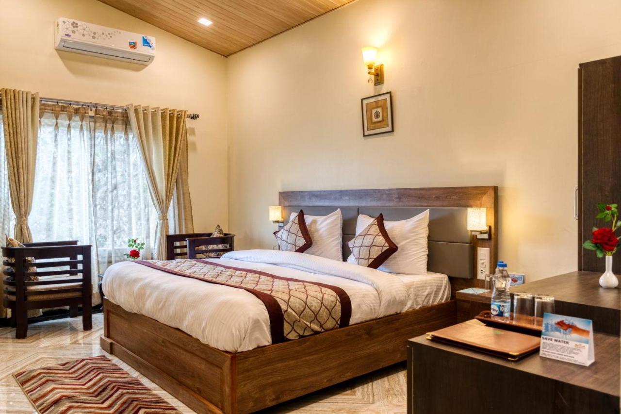 The Walnut Creek Hotell Bhīm Tāl Exteriör bild