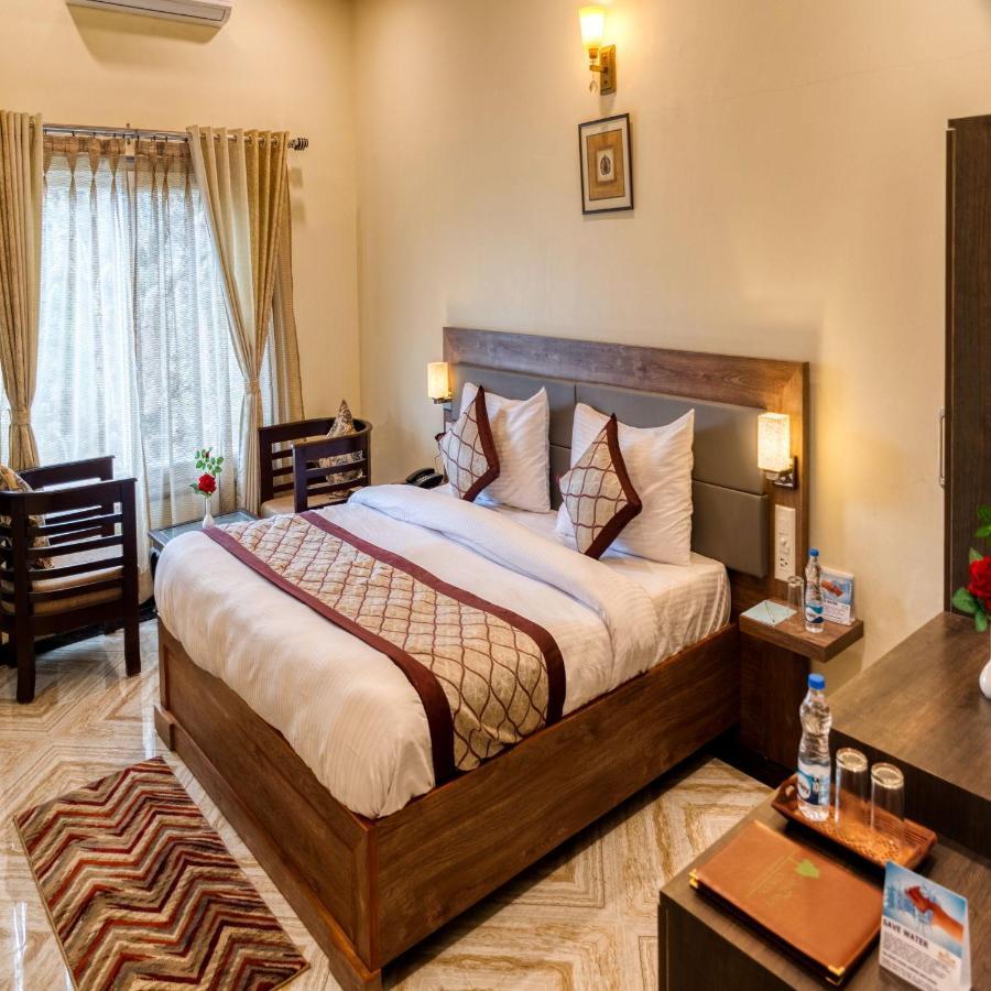 The Walnut Creek Hotell Bhīm Tāl Exteriör bild