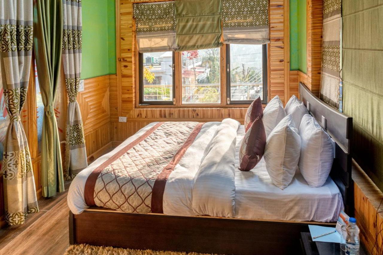 The Walnut Creek Hotell Bhīm Tāl Exteriör bild