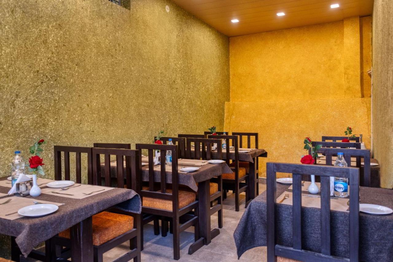 The Walnut Creek Hotell Bhīm Tāl Exteriör bild