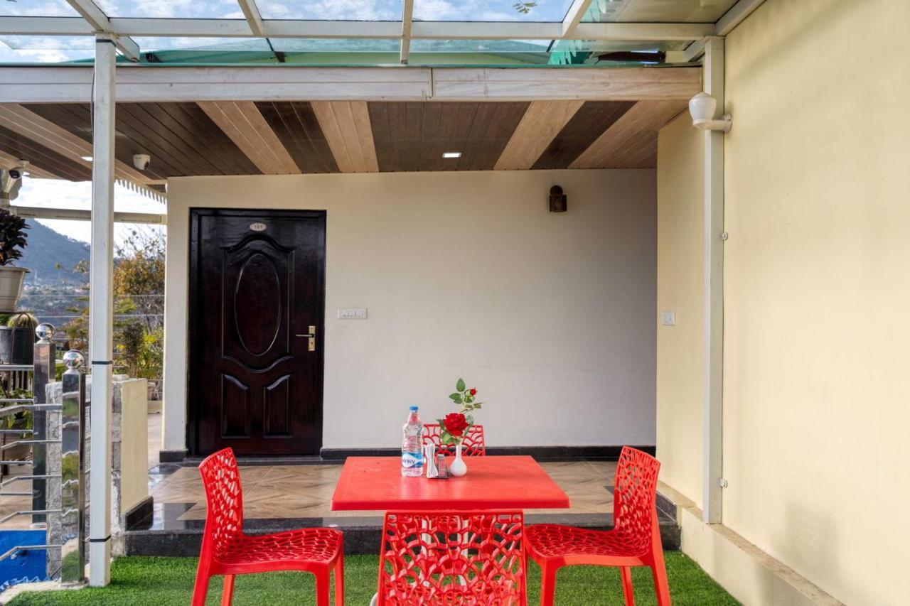 The Walnut Creek Hotell Bhīm Tāl Exteriör bild