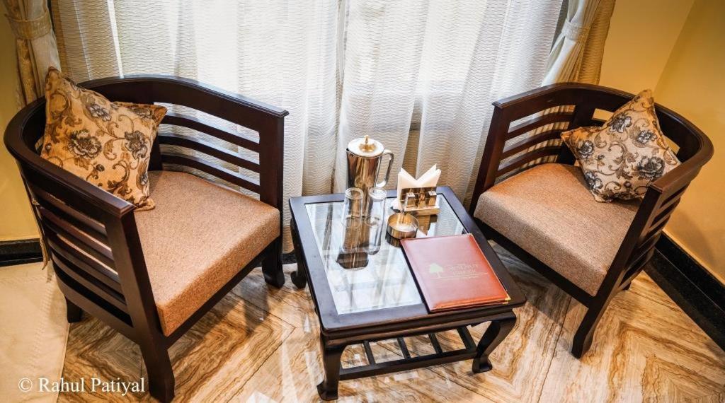 The Walnut Creek Hotell Bhīm Tāl Exteriör bild