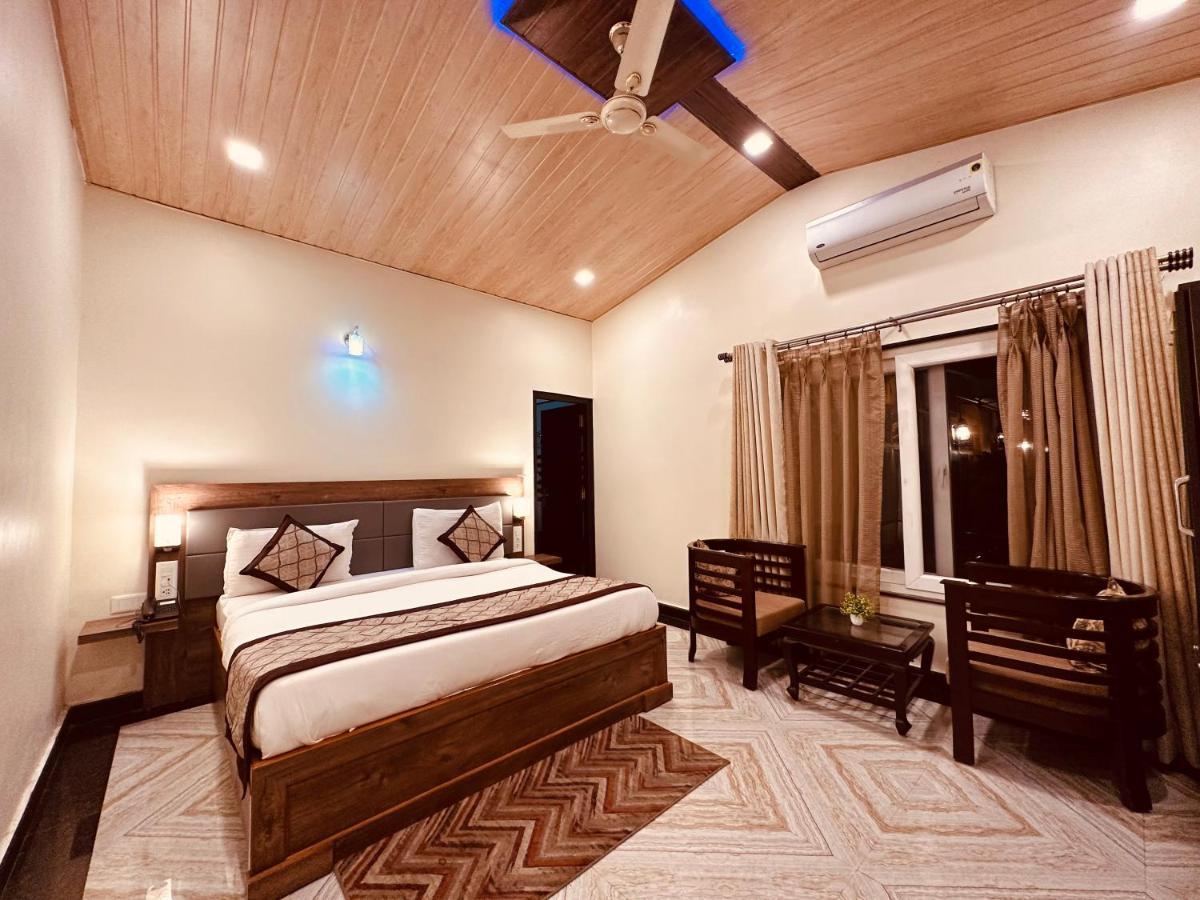 The Walnut Creek Hotell Bhīm Tāl Exteriör bild