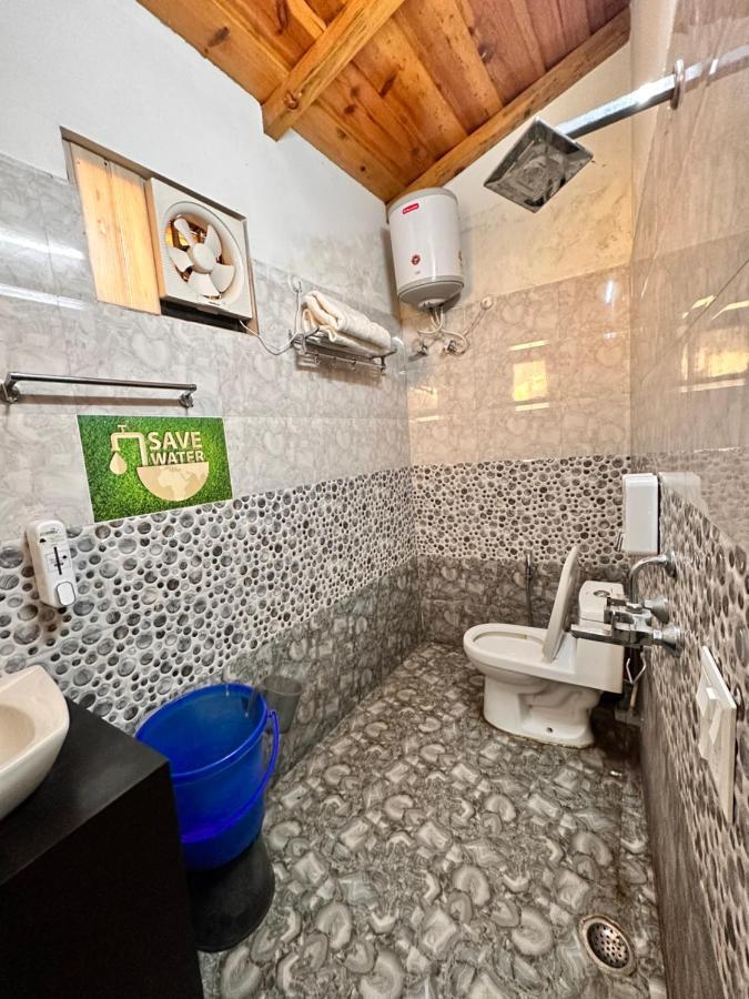 The Walnut Creek Hotell Bhīm Tāl Exteriör bild