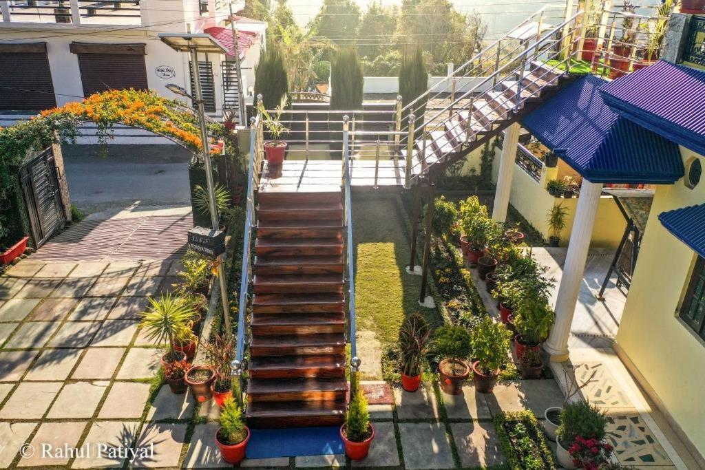 The Walnut Creek Hotell Bhīm Tāl Exteriör bild