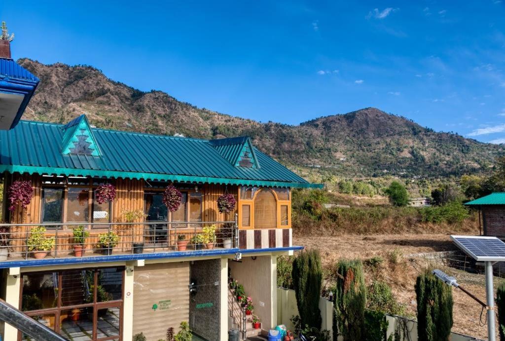 The Walnut Creek Hotell Bhīm Tāl Exteriör bild