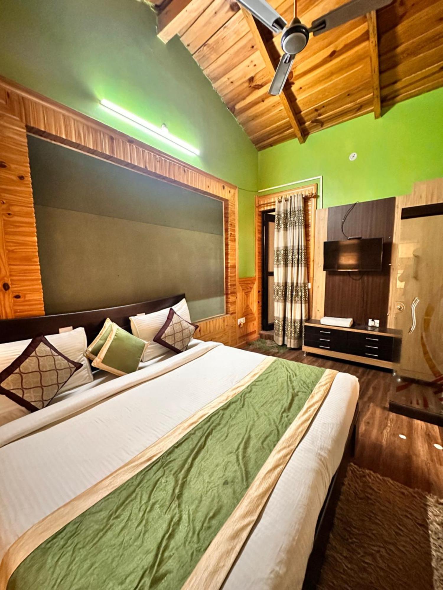 The Walnut Creek Hotell Bhīm Tāl Exteriör bild